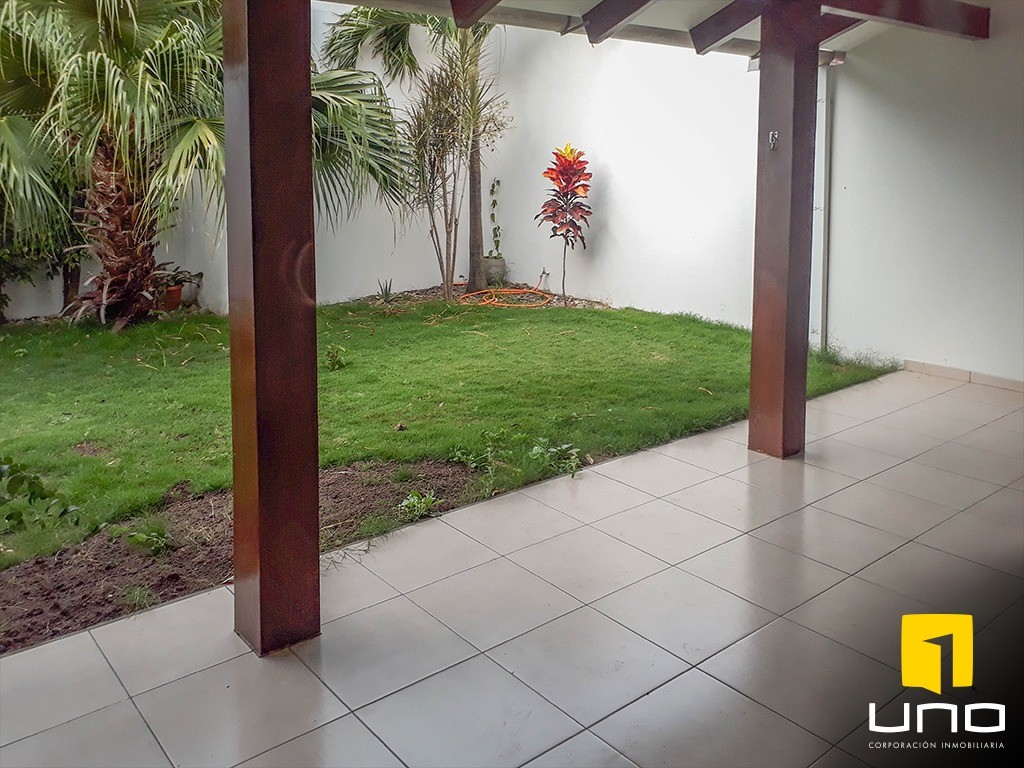 Av. Roca Coronado; entre 3er y 4to Anillo | UltraCasas.com $us 650 [UC